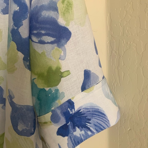 Chicos Size 3 Blouse With Watercolor Print of Blue/Green/White Irises 3/4 Sleeve - Picture 6 of 8